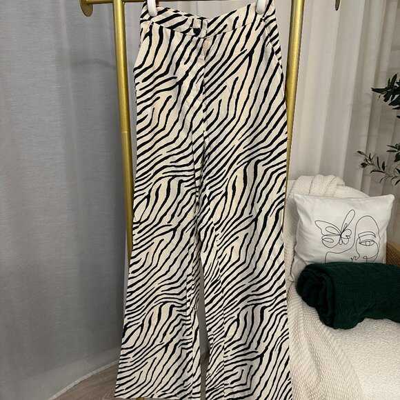 H&M Zebra Flared Pants - Picture 1 of 3